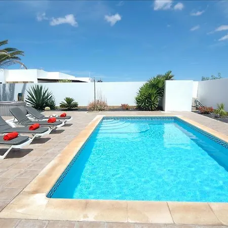 In Playa Blanca Sleeps 4 Includes Swimming Pool Air Con And Wifi 2