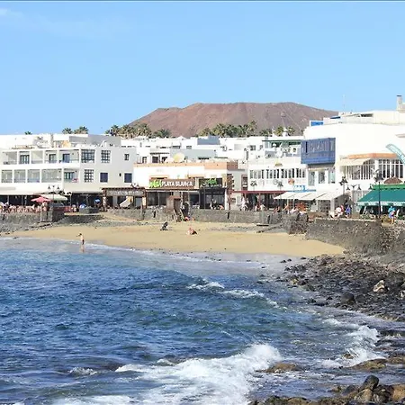 In Playa Blanca Sleeps 4 Includes Swimming Pool Air Con And Wifi 2 Vila